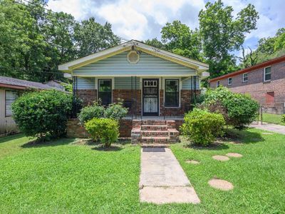 606 Antwerp Ave