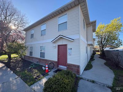 119-125 E King St