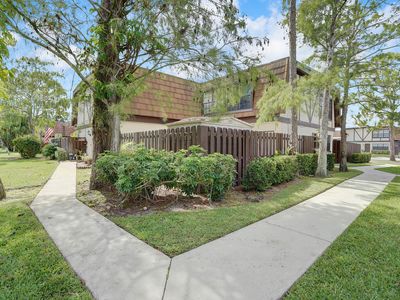 111 Weybridge Circle #D