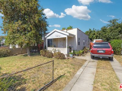 1835 Manor Way