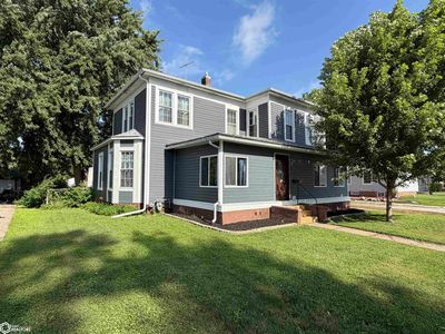 Property at 415 W 4th St S, Newton, IA
