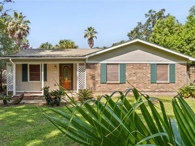6738 Bay Rd