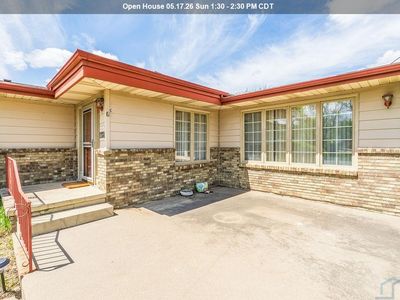 1327 Hiawatha Trl