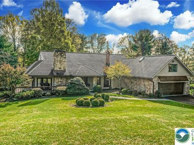 1588 Saucon Valley Rd