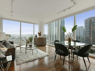 425 1st St UNIT 1506