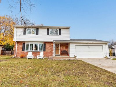 910 Myrtle Ln