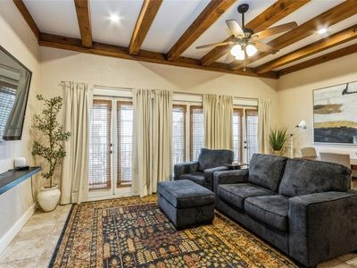 1111 W 46th St APT 4