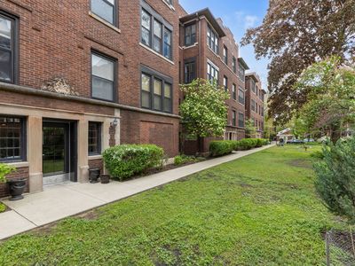 1437 W Greenleaf Ave APT 3N