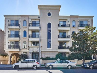 135 S Swall Dr UNIT 302