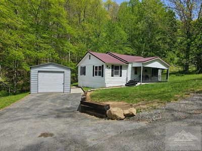 469 Skating Rink Hollow Rd