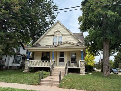 922 Merritt Ave