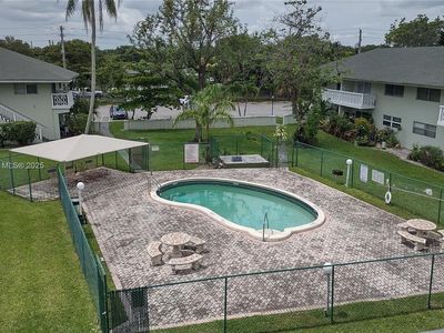 4200 NW 3rd Ct APT 333