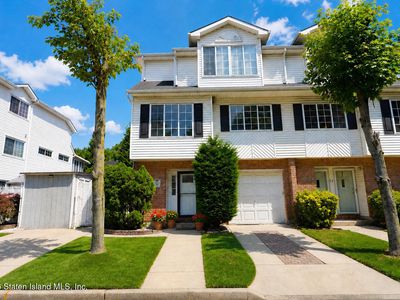 19 Spruce Ln