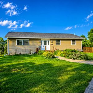 Property at 2808 Chestnut St, Columbus City, IA