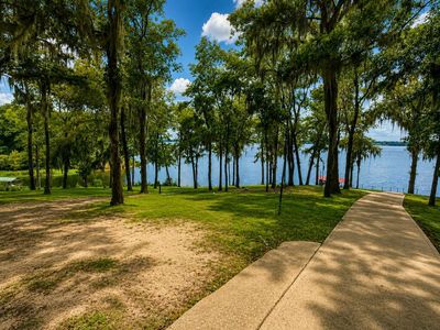 632 Deer Point Rd