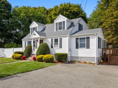 3 Lantern Ln