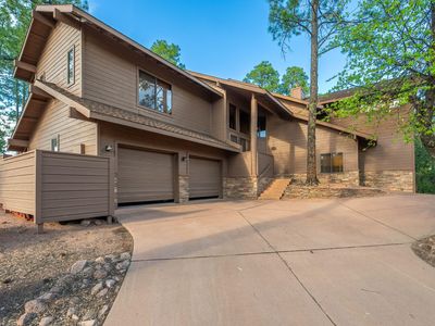 2404 E Scarlet Bugler Cir