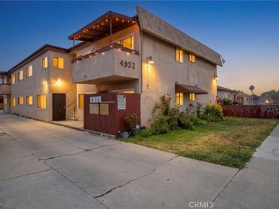 4932 Lennox Blvd