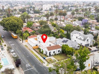 1050 S Plymouth Blvd
