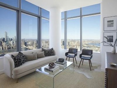 3 Court Sq Unit Penthouse 303