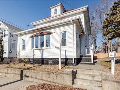 203 Bay View Ave