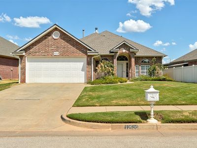 12520 Village Ln