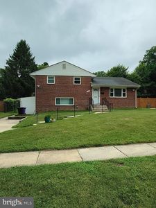 12207 Hunters Ln