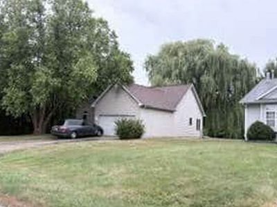 Property at 104 Swgables Dr, Poplar Grove, IL