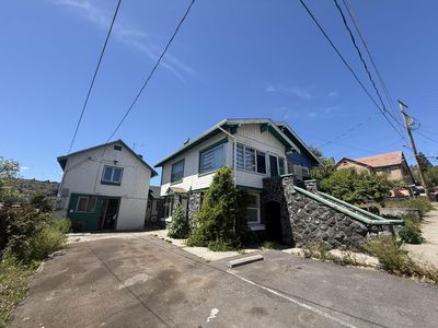 42 Pine St