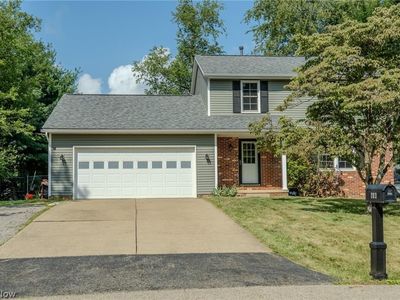 203 Albany Dr NW