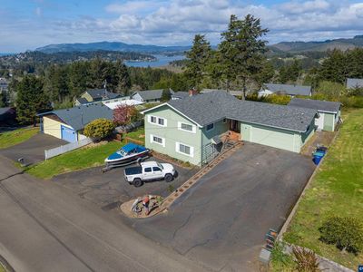 1636 SE Oar Dr
