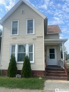 94 E 7th St
