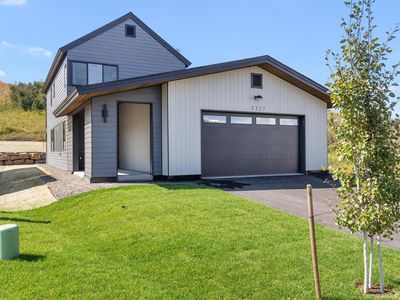 3327 EMERSON Trail
