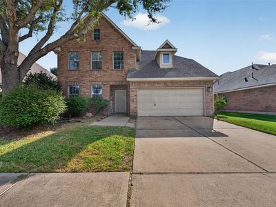 Property at 8002 Berkely Ct, Baytown, TX