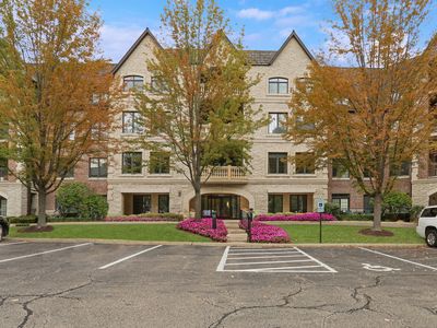 1800 Amberley Ct APT 110