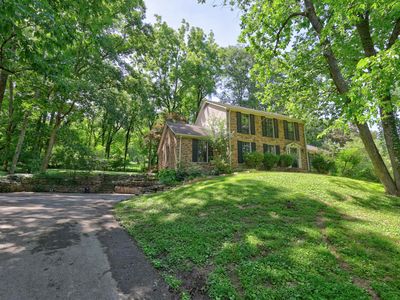 1011 Stuart Ln