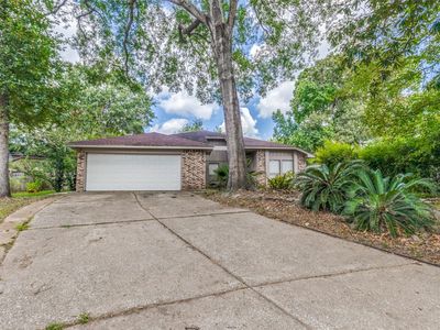 2803 Parkwood Manor Dr
