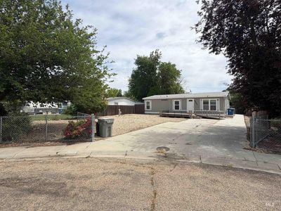 3321 Pluto Ave
