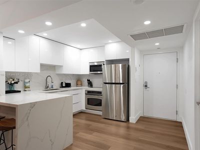 2301 Collins Ave APT 1135