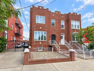 1879 W 13th St