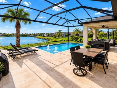 1907 Bottlebrush Way
