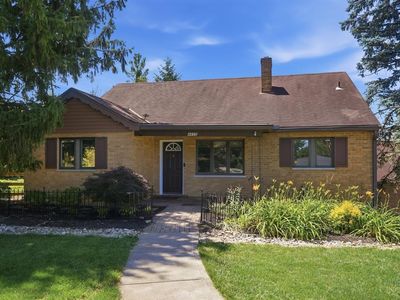 4605 Boomer Rd