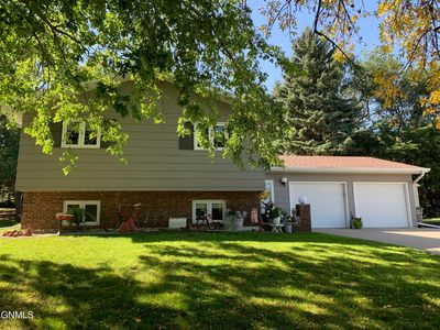 Property at 717 8th Ave NW, Jamestown, ND