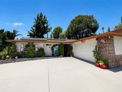1496 E El Norte Pkwy