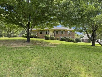 208 Woodland Cir