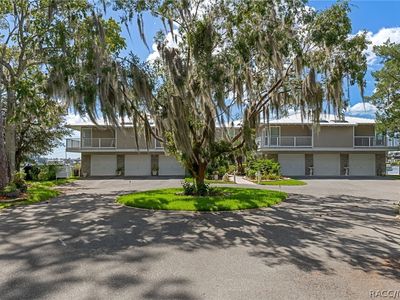183 NW Baypath Dr