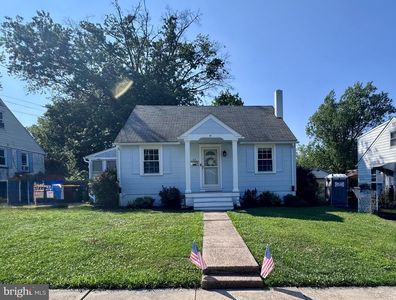 51 E School St