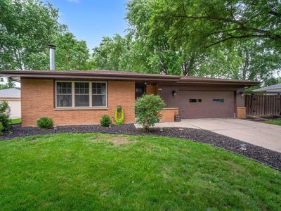 3807 West Birchwood AVENUE