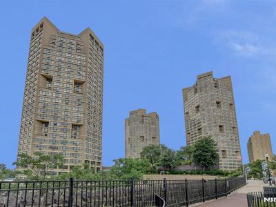 7004 Boulevard East Unit 11B