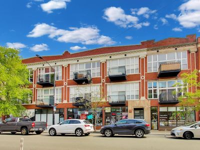 1907 N Milwaukee Ave APT 306